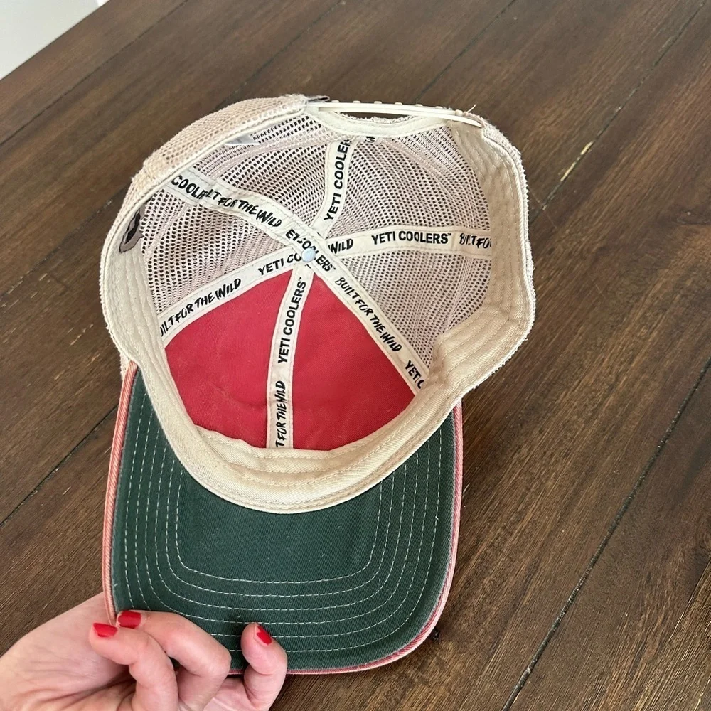 Yeti hat